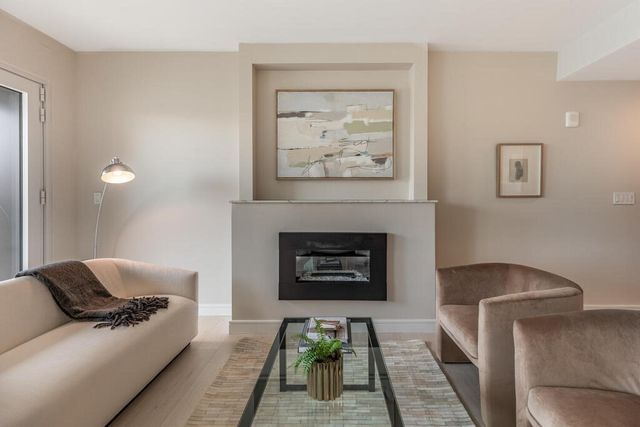 $2,075,000 | 110 Broad Street, Unit 301, Boston, MA 02110