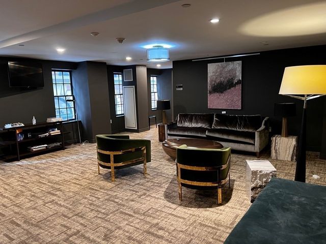 $2,075,000 | 110 Broad Street, Unit 301, Boston, MA 02110