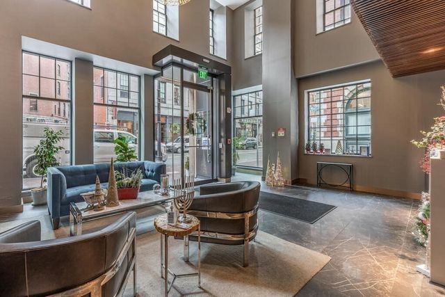 $2,075,000 | 110 Broad Street, Unit 301, Boston, MA 02110