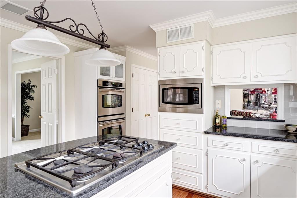 4912 Hackamore Road Greensboro, NC 27410 - Photo 11 of 30 Double Oven.