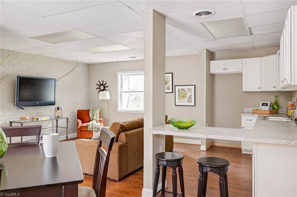 4912 Hackamore Road Greensboro, NC 27410 - Photo 21 of 30 Basement Den/Kitchenette/Breakfast/Eat-in Bar