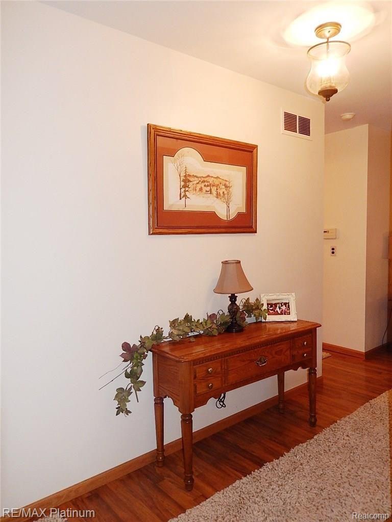 7442 Herbst Road Brighton, MI 48114 - Photo 16 of 70 16.JPG