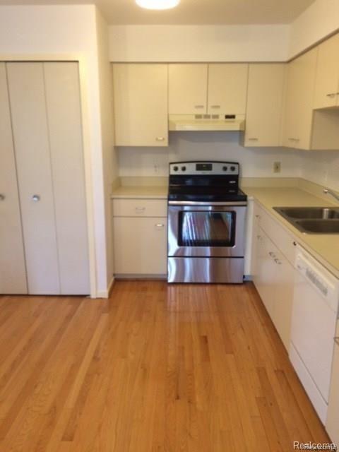 716 Eton Court, Unit 157 Rochester, MI 48307 - Photo 11 of 19