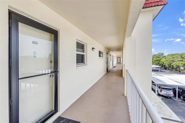 $599,000 | 915 Beach Road, Unit 318, Sarasota, FL 34242