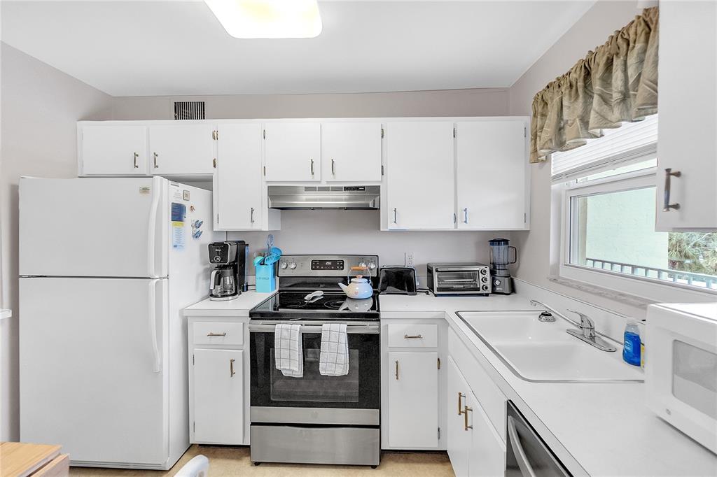 915 Beach Road, Unit 318 Sarasota, FL 34242 - Photo 11 of 43