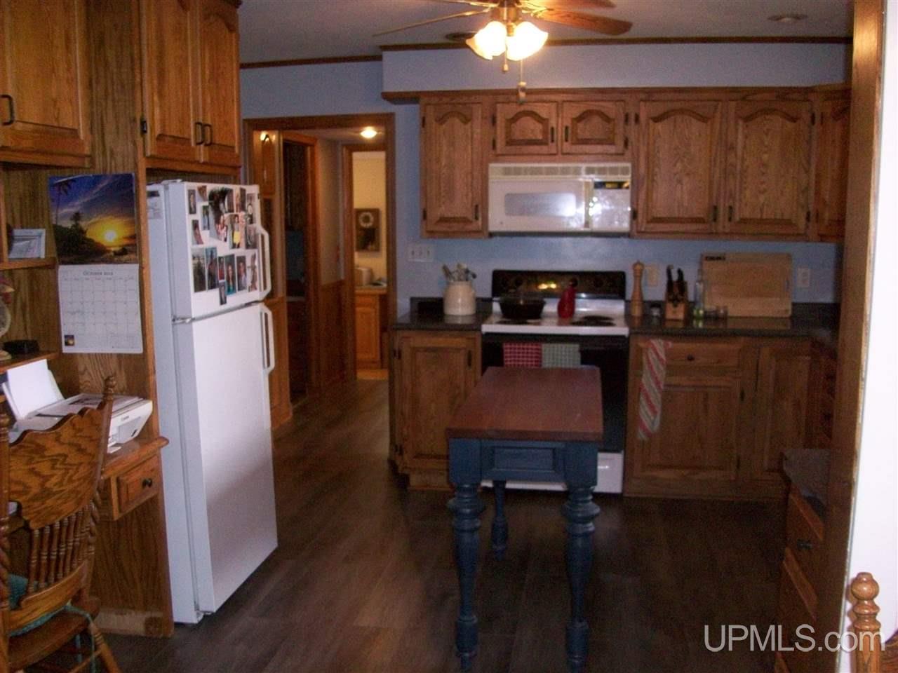4903 Danforth Road Escanaba, MI 49829 - Photo 10 of 43