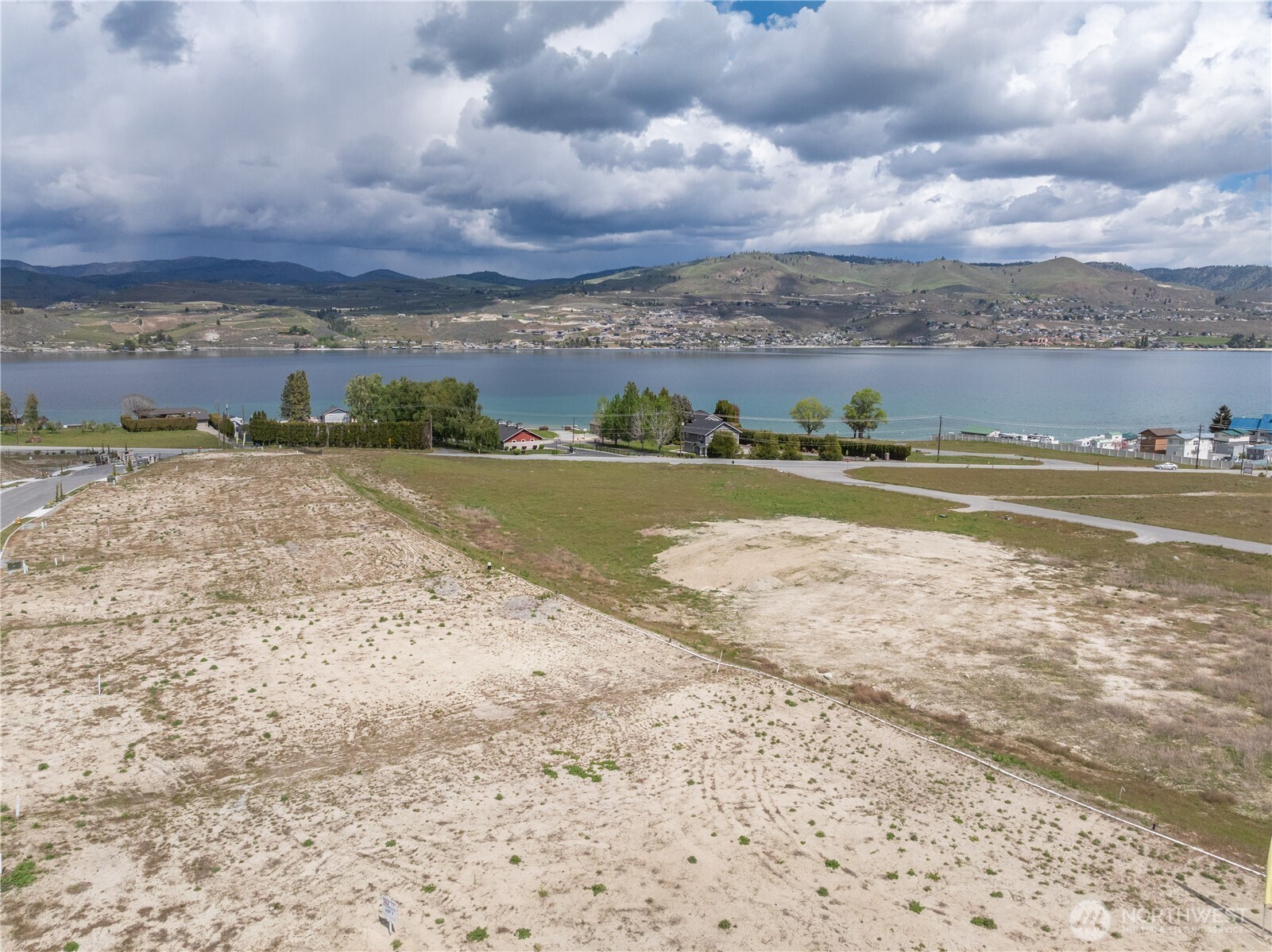 97 Loretta Lane Chelan, WA 98816 - Photo 25 of 30 a view of an ocean and beach