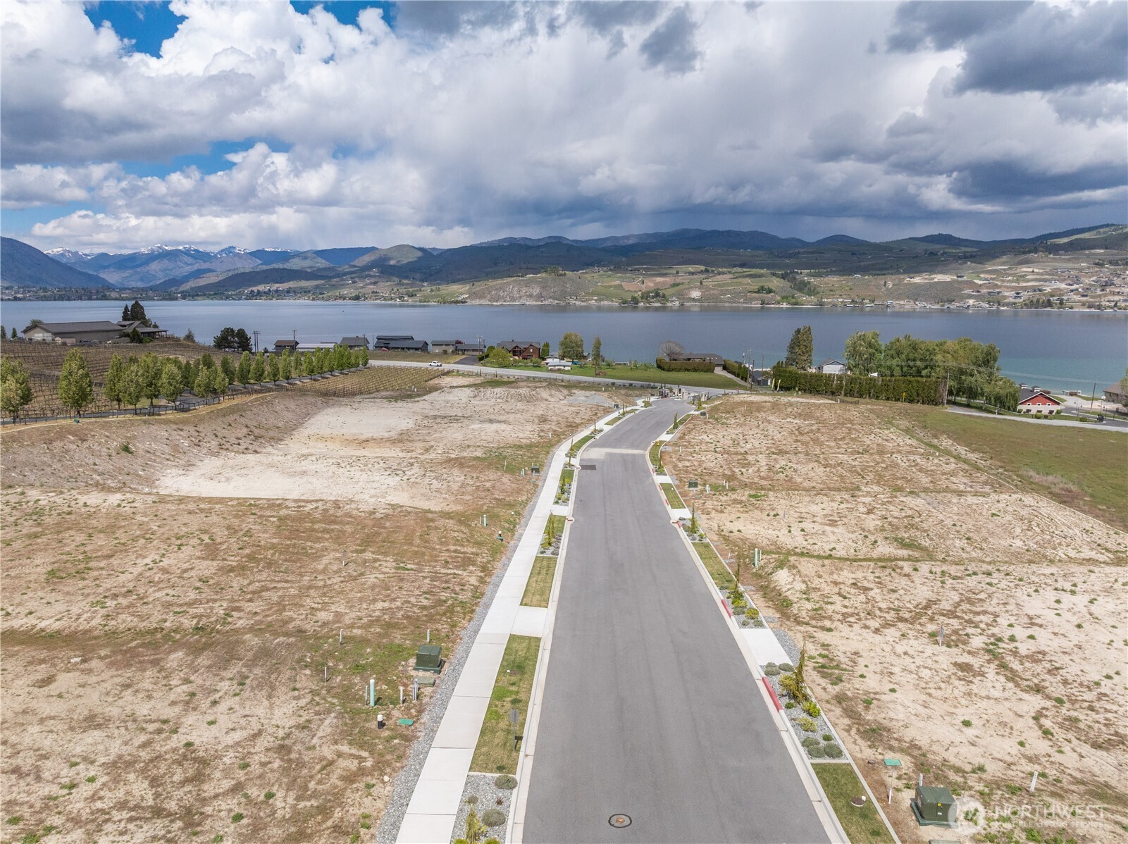 97 Loretta Lane Chelan, WA 98816 - Photo 27 of 30 a view of an ocean with beach