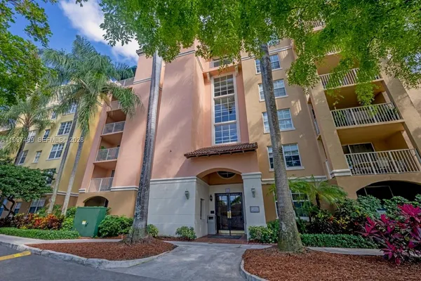 $3,500 | 19701 East Country Club Drive, Unit 5208, Aventura, FL 33180