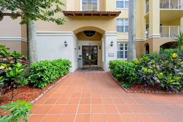 $3,500 | 19701 East Country Club Drive, Unit 5208, Aventura, FL 33180