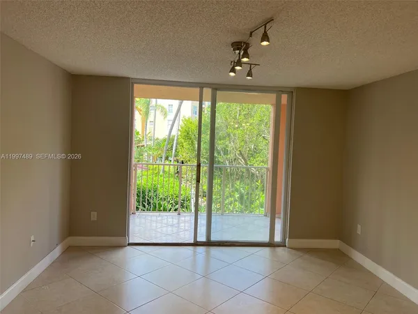 $3,500 | 19701 East Country Club Drive, Unit 5208, Aventura, FL 33180