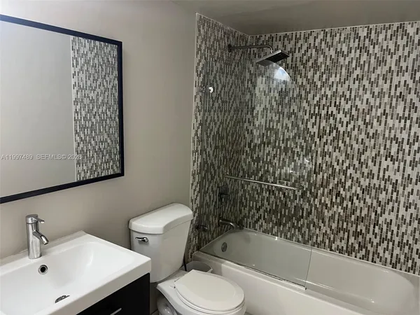 $3,500 | 19701 East Country Club Drive, Unit 5208, Aventura, FL 33180