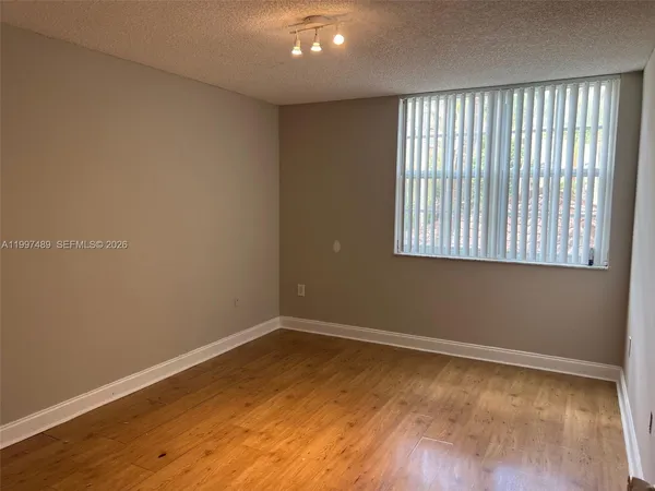 $3,500 | 19701 East Country Club Drive, Unit 5208, Aventura, FL 33180