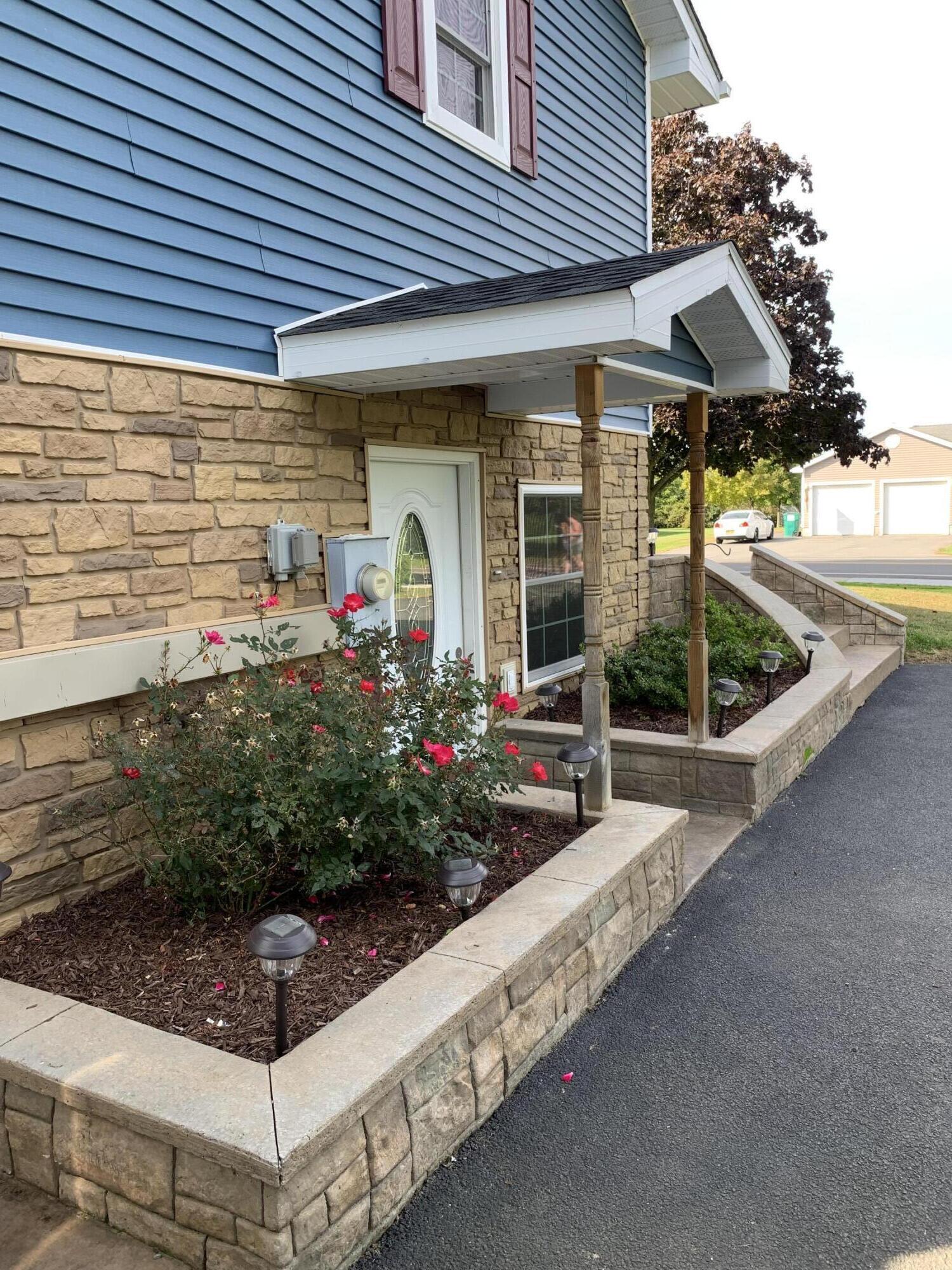 43 Smith Street Rouses Point, NY 12979 - Photo 4 of 71 Gallery Image 4