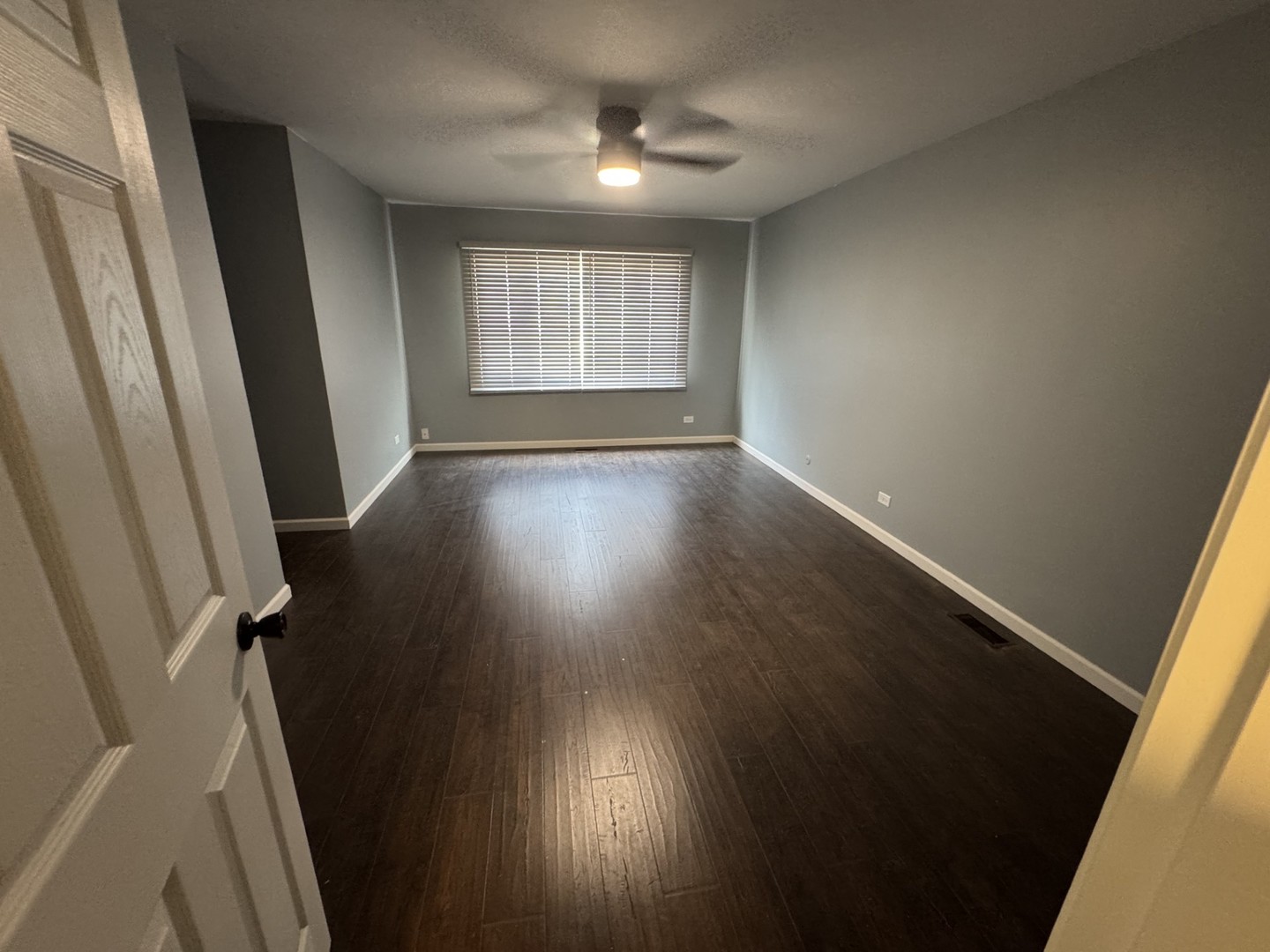 261 Bryant Way Bolingbrook, IL 60440 - Photo 3 of 24