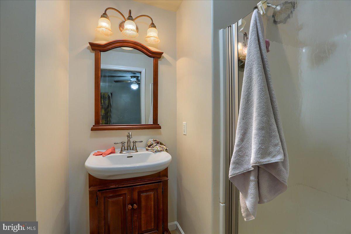 145 Mountainview Road Shermans Dale, PA 17090 - Photo 14 of 36 Owners bath
