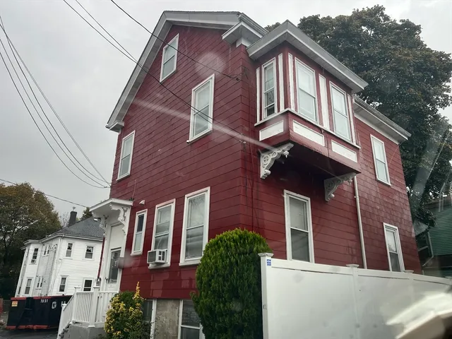 $3,300 | 21 Hamlet Place, Unit 2, Malden, MA 02148