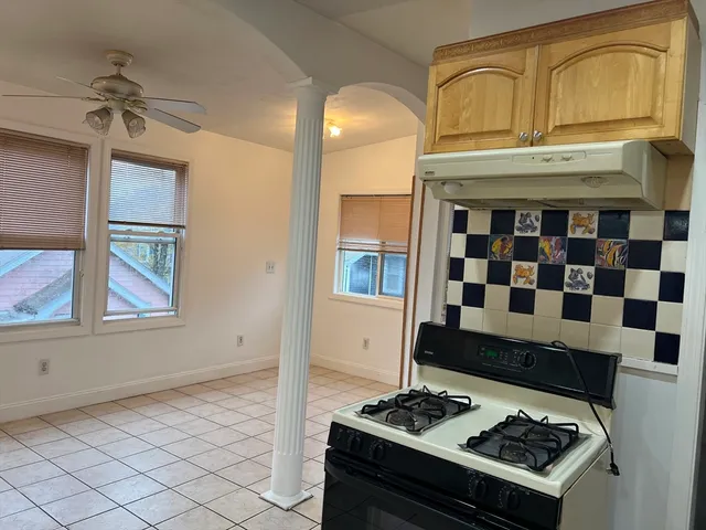 $3,300 | 21 Hamlet Place, Unit 2, Malden, MA 02148
