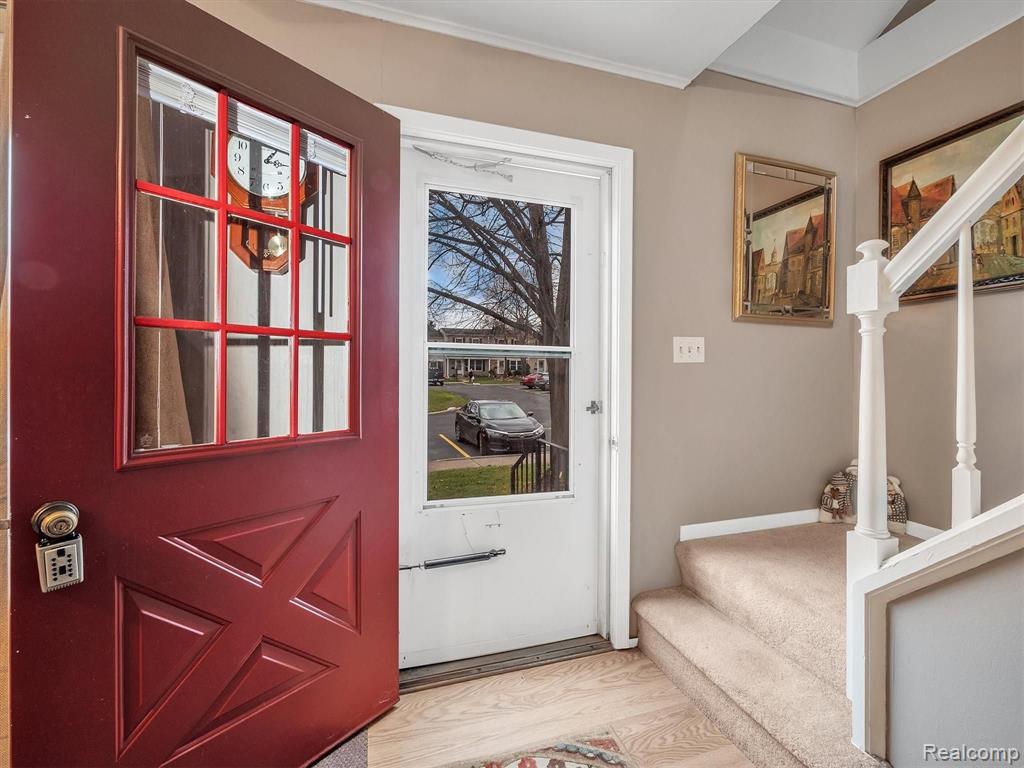 941 Medford Court Rochester Hills, MI 48307 - Photo 5 of 32
