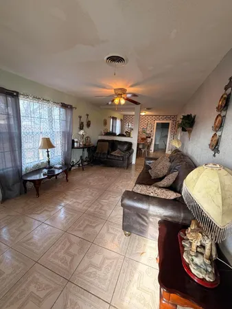 $100,000 | 204 Lawton Avenue, Hereford, TX 79045