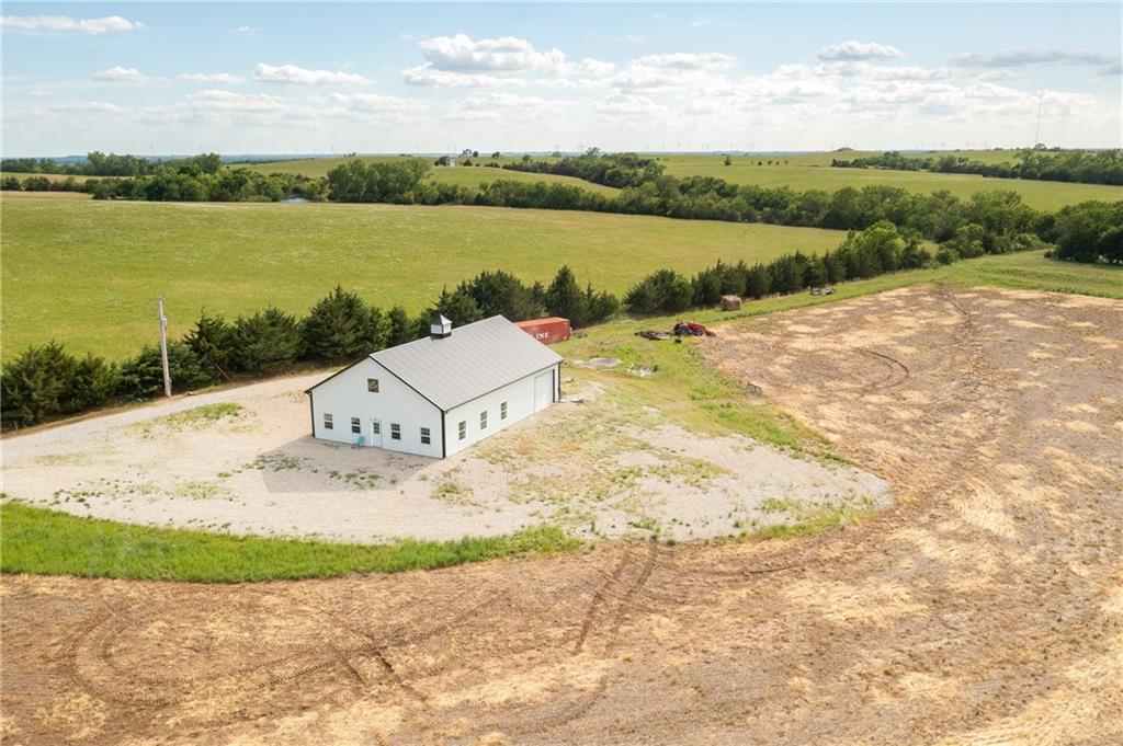 27699 South Hoch Road Osage City, KS 66523 - Photo 13 of 99