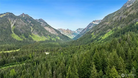 $569,950 | 42 Gold Creek Lane, Snoqualmie Pass, WA 98068