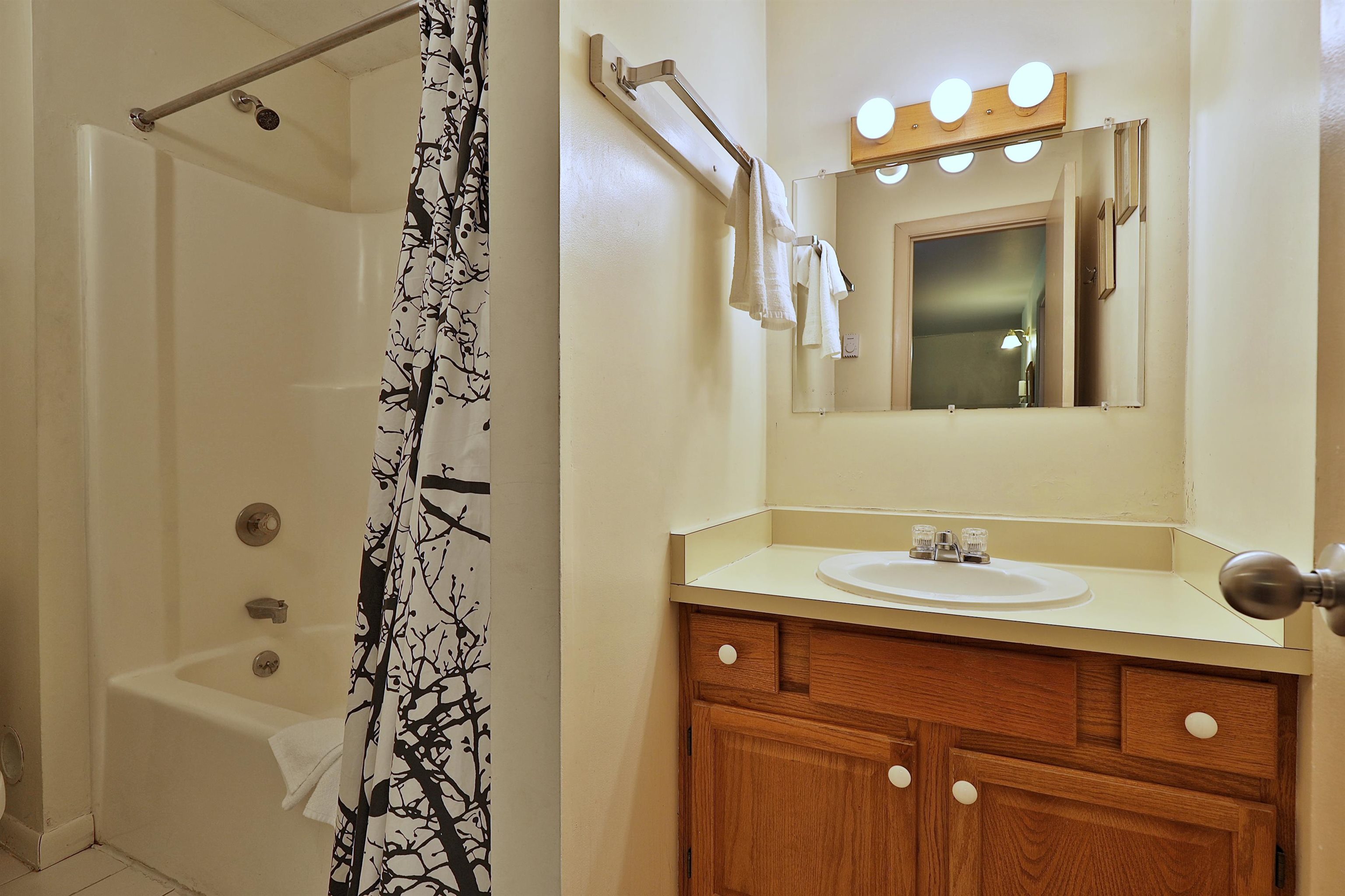 697 East Mountain Road, Unit A8 Killington, VT 05751 - Photo 15 of 35 Gallery Image 15