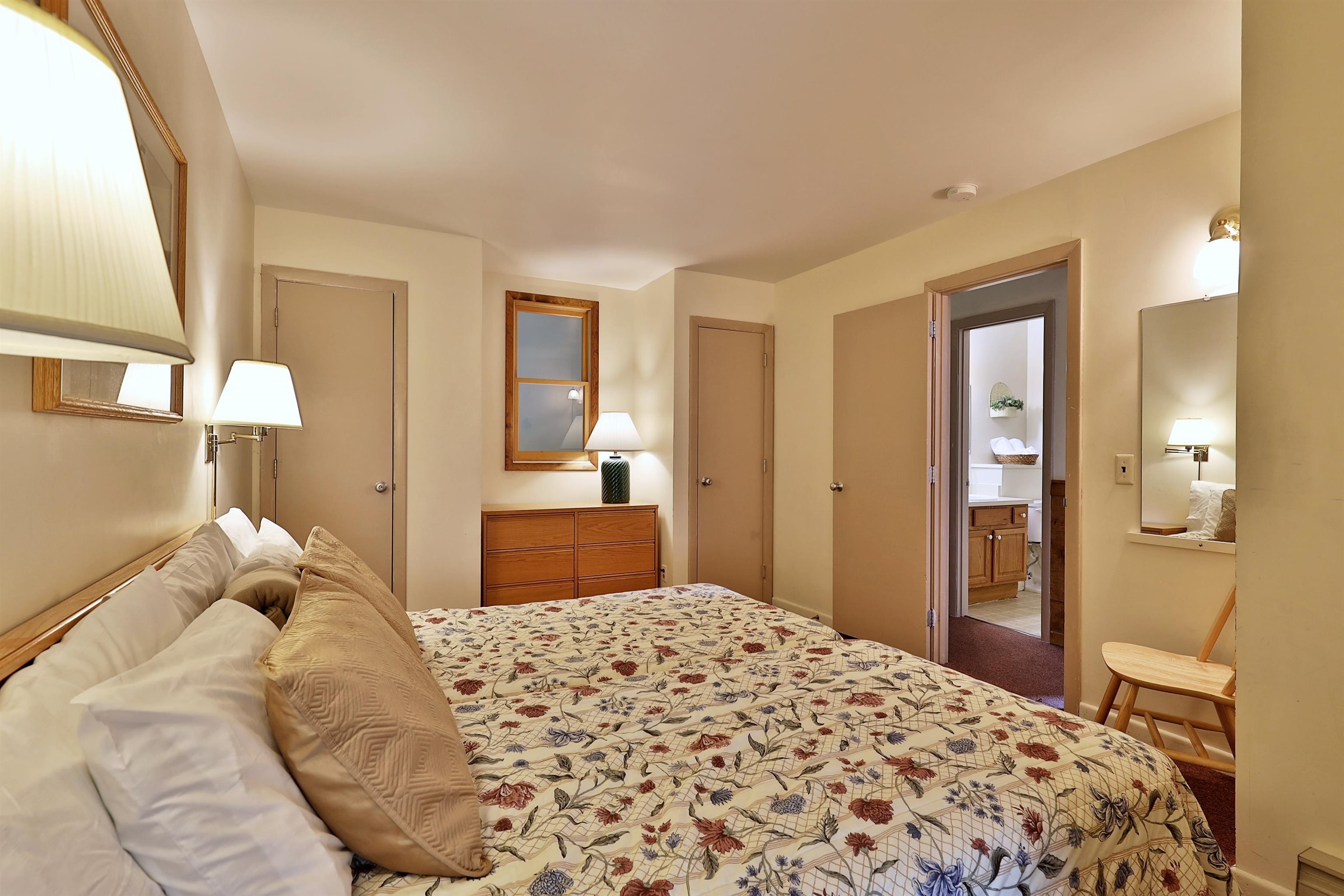 697 East Mountain Road, Unit A8 Killington, VT 05751 - Photo 18 of 35 Gallery Image 18