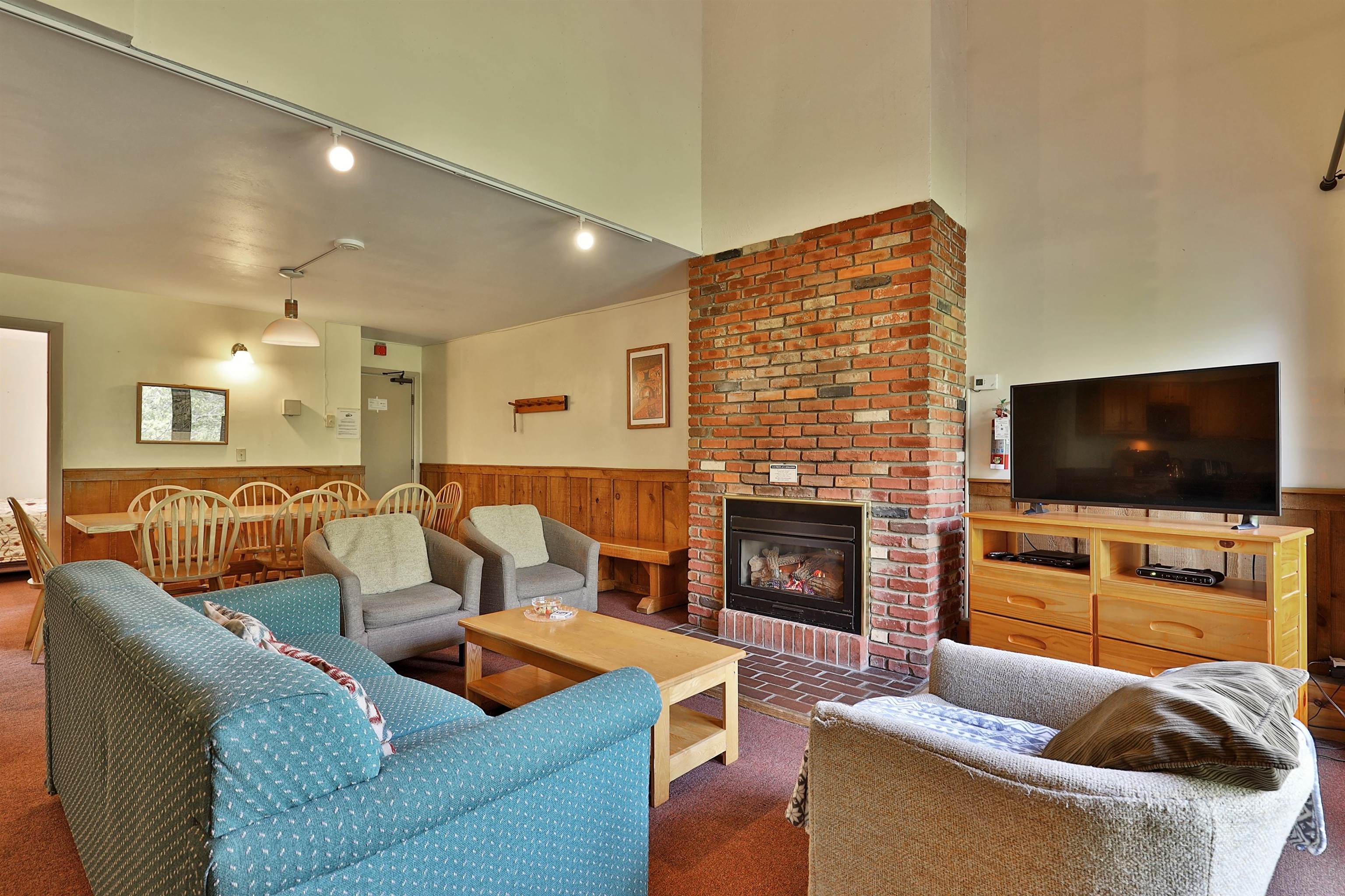 697 East Mountain Road, Unit A8 Killington, VT 05751 - Photo 3 of 35 Gallery Image 3