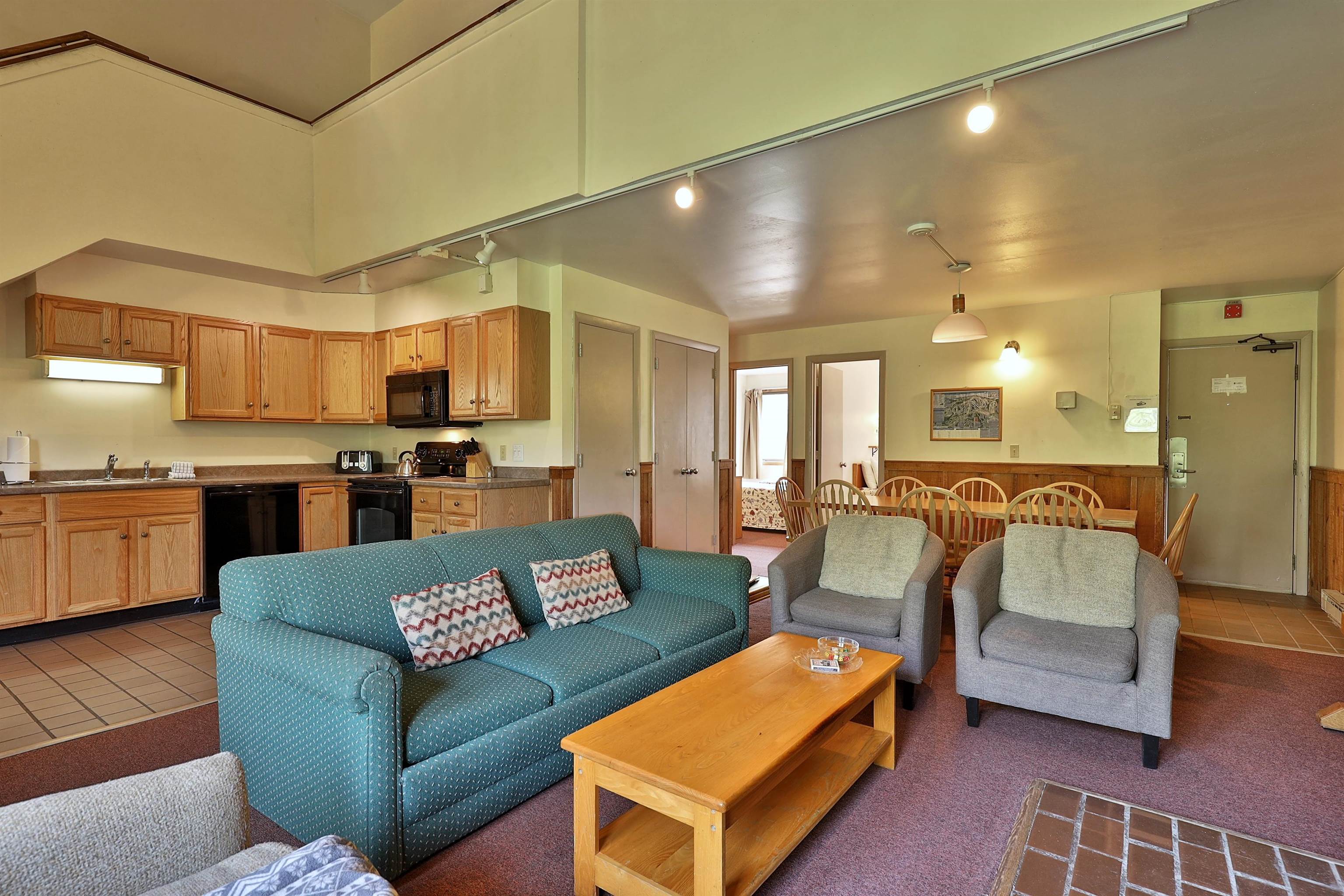 697 East Mountain Road, Unit A8 Killington, VT 05751 - Photo 5 of 35 Gallery Image 5