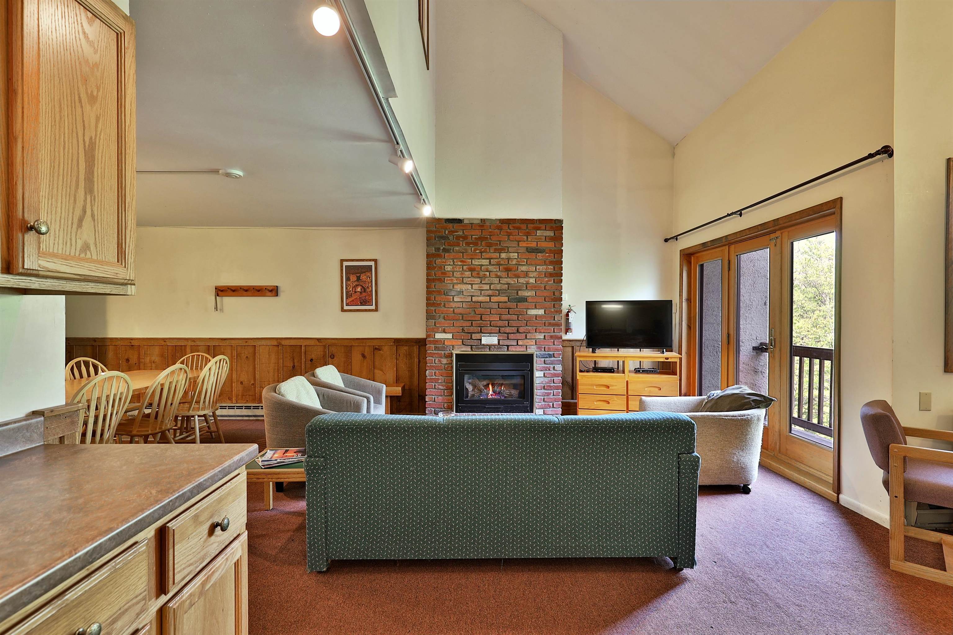 697 East Mountain Road, Unit A8 Killington, VT 05751 - Photo 8 of 35 Gallery Image 8