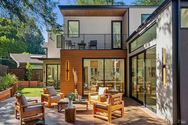 $3,995,000 | 93 Magnolia Avenue, Larkspur, CA 94939