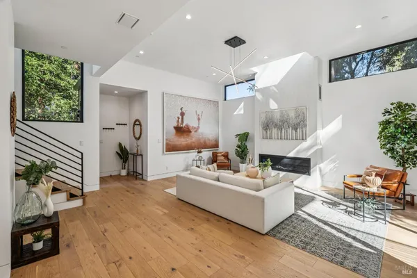 $3,995,000 | 93 Magnolia Avenue, Larkspur, CA 94939