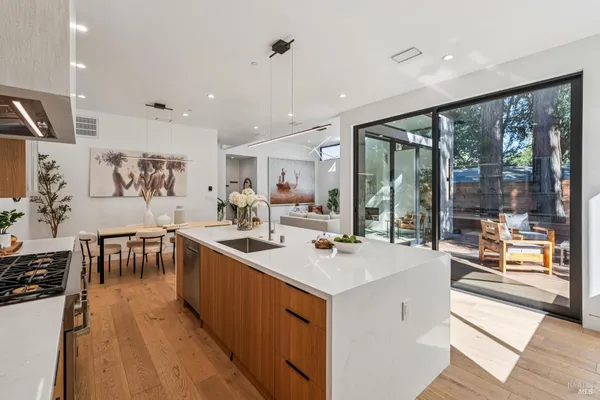 $3,995,000 | 93 Magnolia Avenue, Larkspur, CA 94939