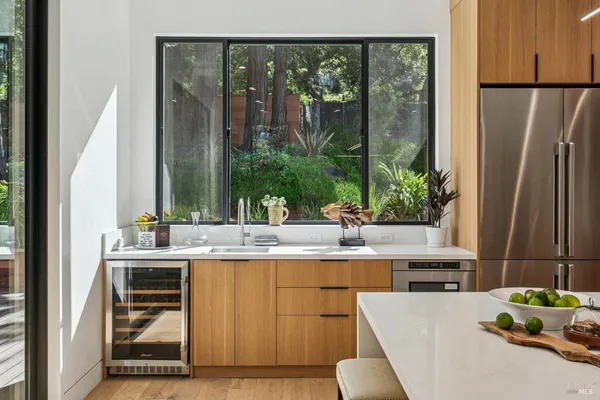 $3,995,000 | 93 Magnolia Avenue, Larkspur, CA 94939