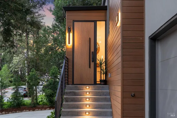 $3,995,000 | 93 Magnolia Avenue, Larkspur, CA 94939