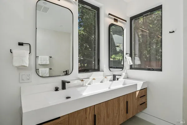 $3,995,000 | 93 Magnolia Avenue, Larkspur, CA 94939