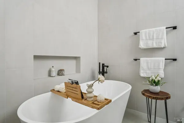 $3,995,000 | 93 Magnolia Avenue, Larkspur, CA 94939