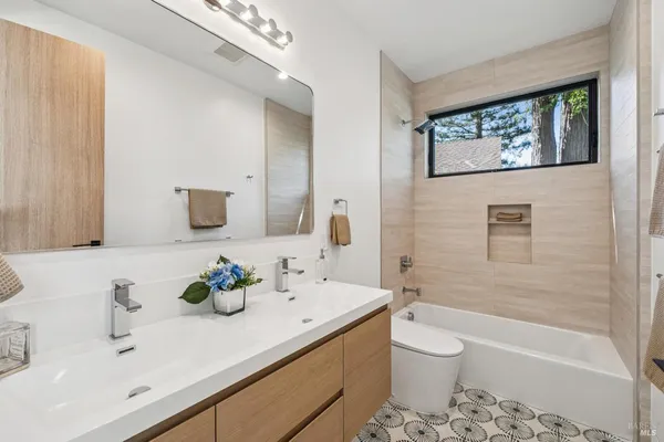 $3,995,000 | 93 Magnolia Avenue, Larkspur, CA 94939