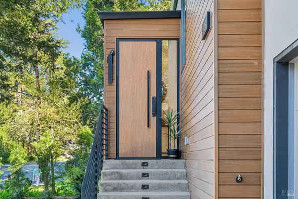 $3,995,000 | 93 Magnolia Avenue, Larkspur, CA 94939