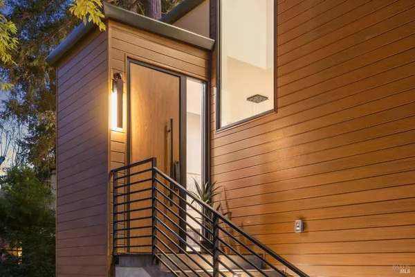 $3,995,000 | 93 Magnolia Avenue, Larkspur, CA 94939
