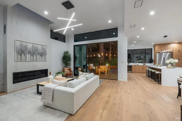 $3,995,000 | 93 Magnolia Avenue, Larkspur, CA 94939