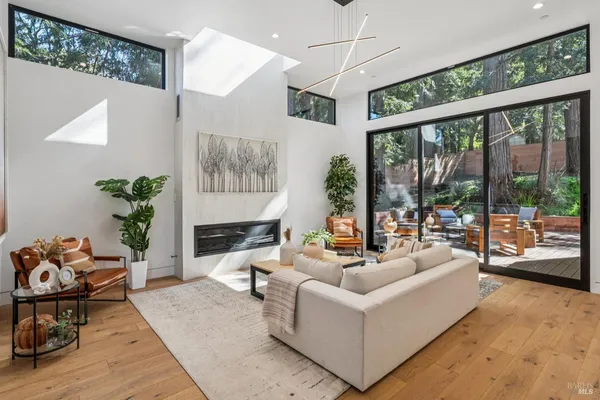 $3,995,000 | 93 Magnolia Avenue, Larkspur, CA 94939