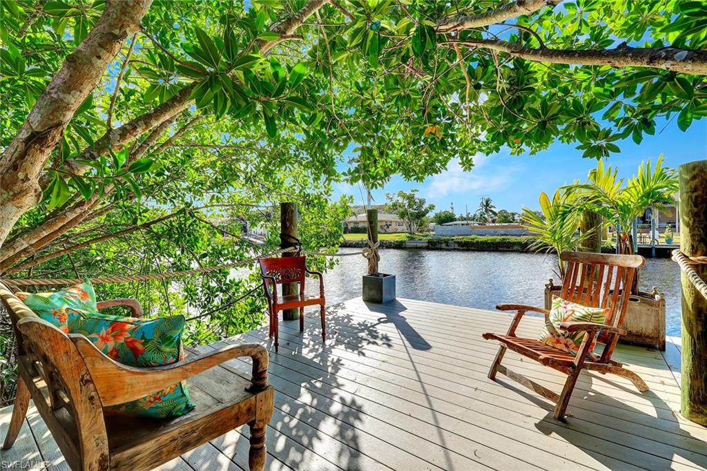 Tropical Setting on The Private Dock