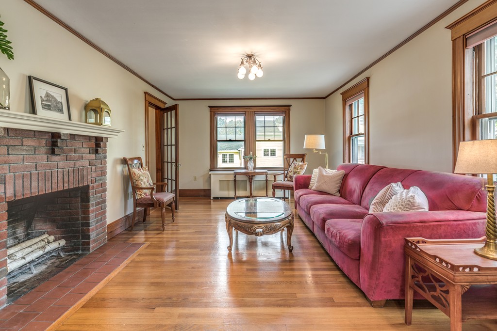 6 Berkeley Street Reading, MA 01867 - Photo 5 of 30