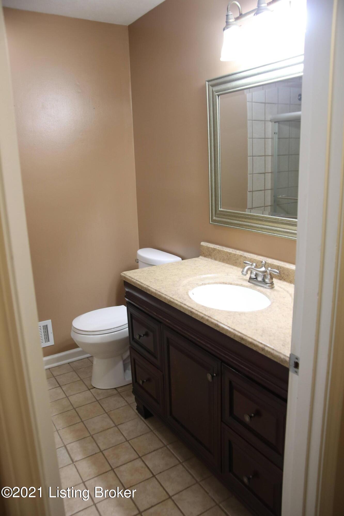 1552 Knight Road Louisville, KY 40216 - Photo 18 of 41 201A9297