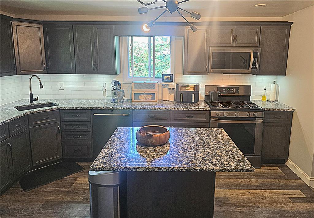 1767 Hassam Road Coraopolis, PA 15108 - Photo 10 of 23