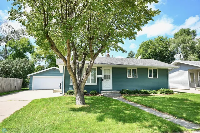 $235,000 | 1121 15 1/2 Street North, Moorhead, MN 56560