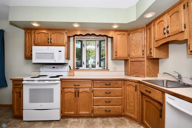 $235,000 | 1121 15 1/2 Street North, Moorhead, MN 56560