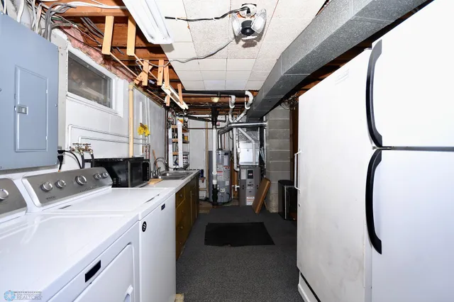 $235,000 | 1121 15 1/2 Street North, Moorhead, MN 56560